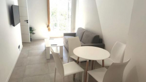 Baie des anges proche mer 102